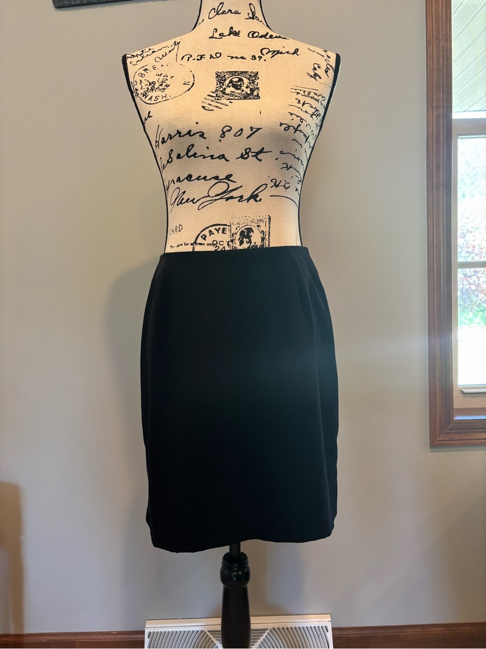 Briggs New York Black Pencil Skirt